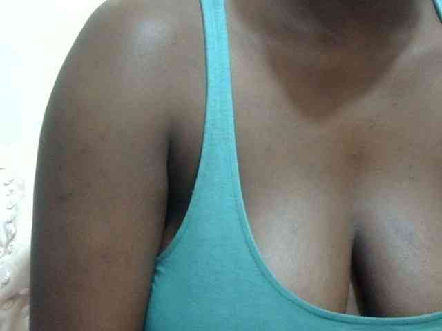 pretty-lioness webcam