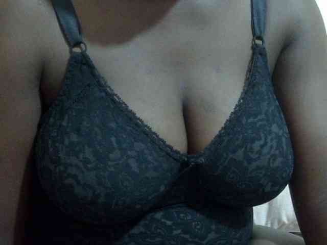 pretty-lioness webcam