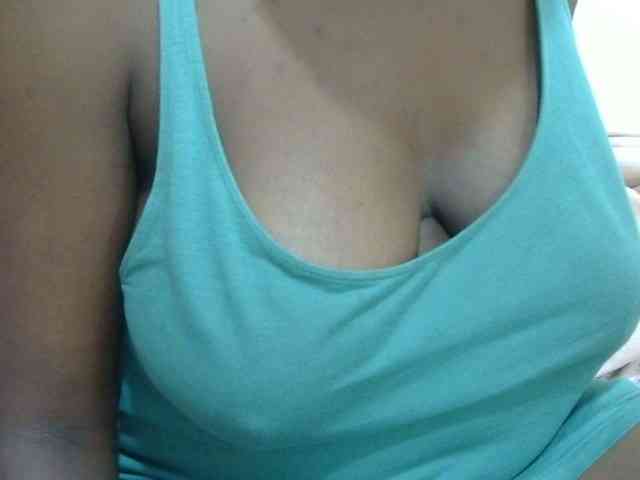 pretty-lioness webcam