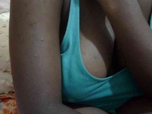 pretty-lioness webcam