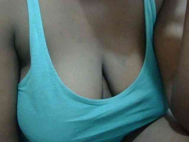 pretty-lioness webcam