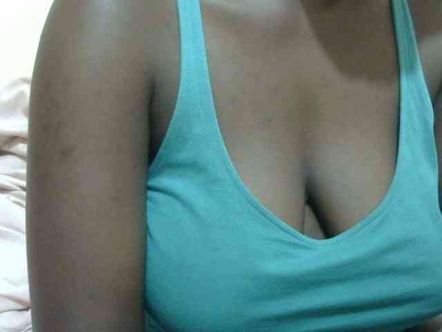 pretty-lioness webcam