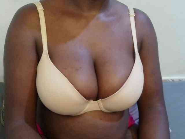 pretty-lioness webcam