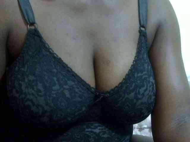 pretty-lioness webcam