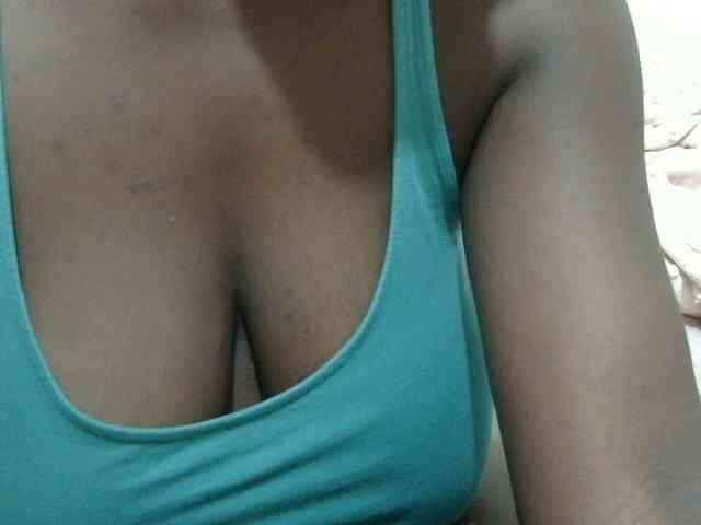 pretty-lioness webcam