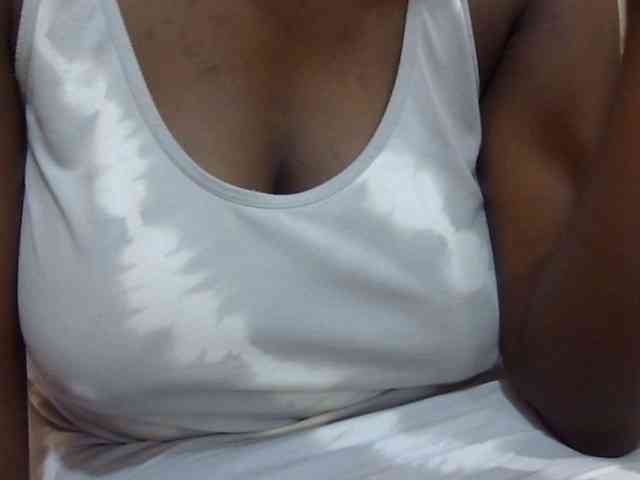 pretty-lioness webcam