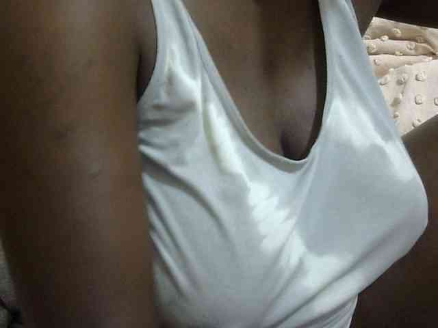 pretty-lioness webcam