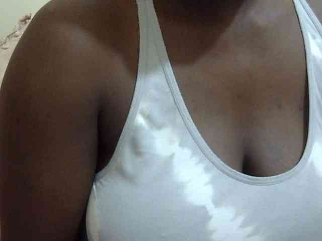 pretty-lioness webcam