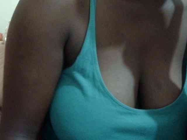 pretty-lioness webcam