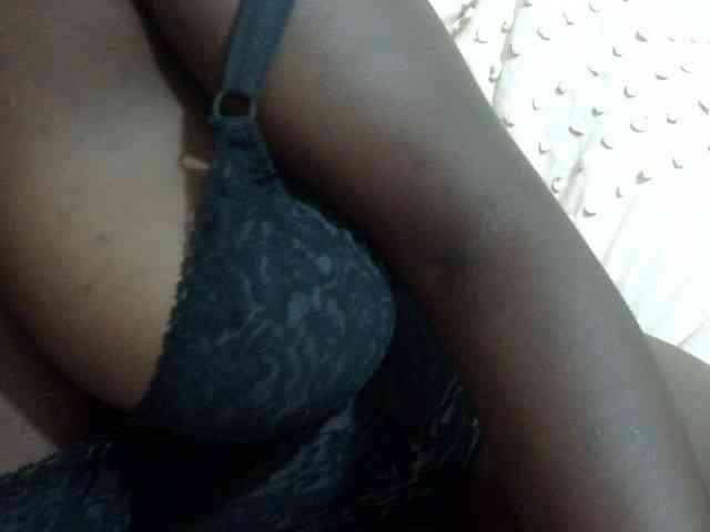 pretty-lioness webcam