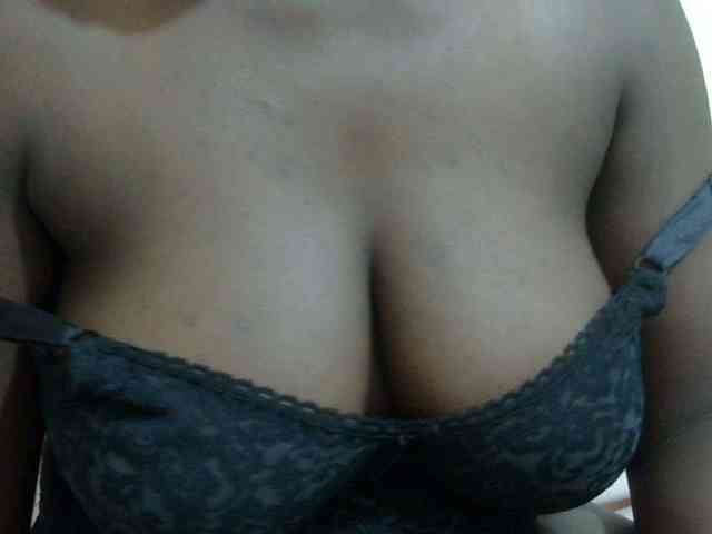 pretty-lioness webcam