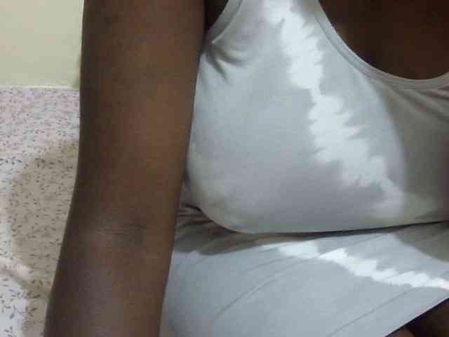 pretty-lioness webcam