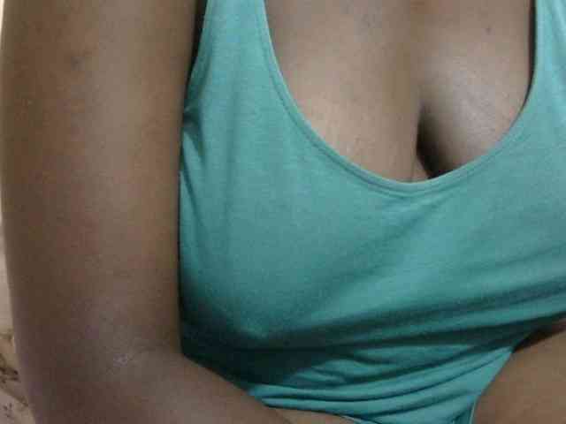 pretty-lioness webcam