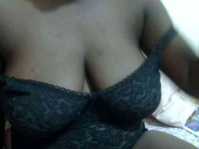 pretty-lioness webcam