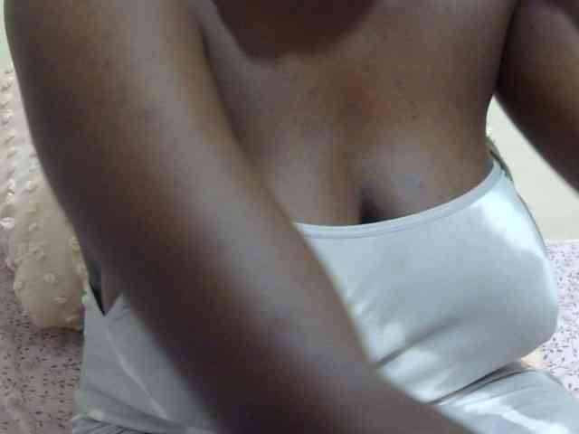 pretty-lioness webcam