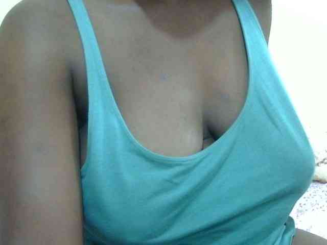 pretty-lioness webcam