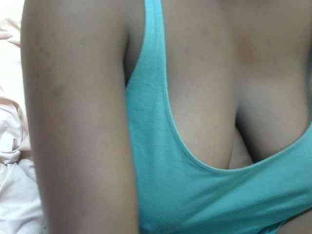 pretty-lioness webcam