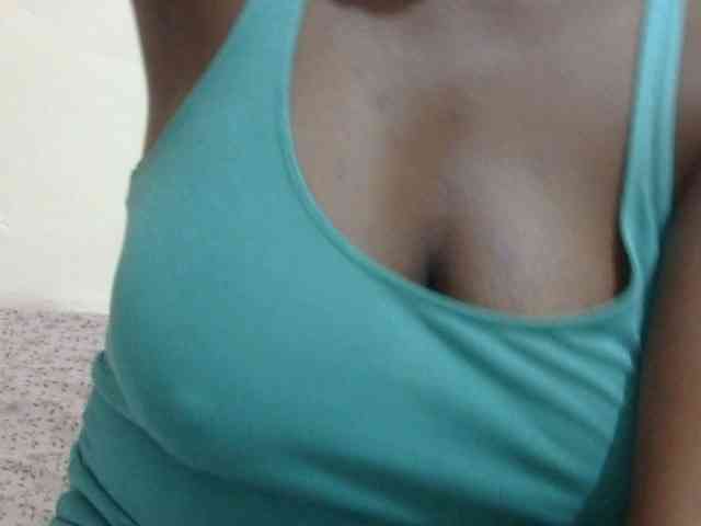 pretty-lioness webcam