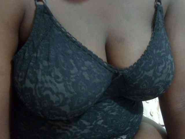 pretty-lioness webcam