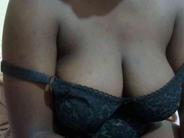 pretty-lioness webcam