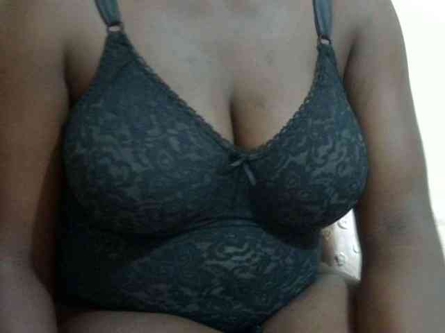 pretty-lioness webcam