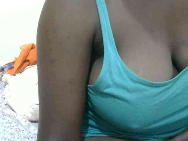 pretty-lioness webcam