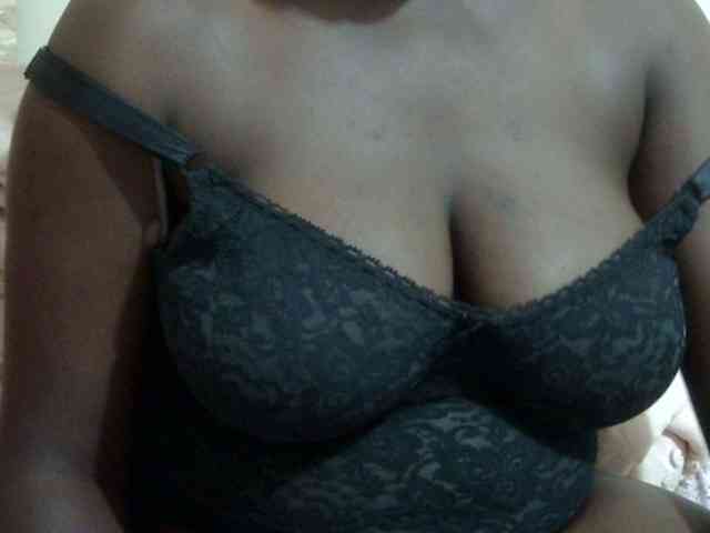 pretty-lioness webcam