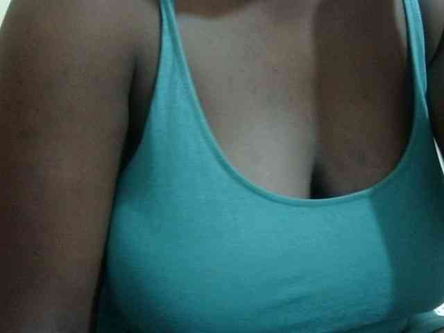 pretty-lioness webcam