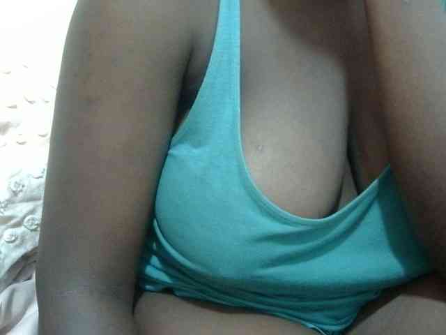 pretty-lioness webcam