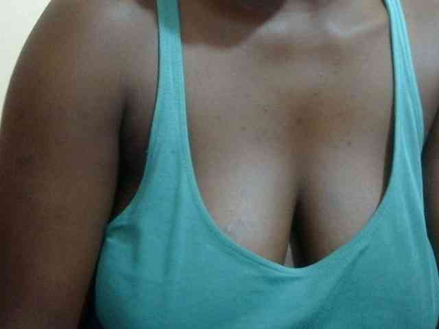 pretty-lioness webcam