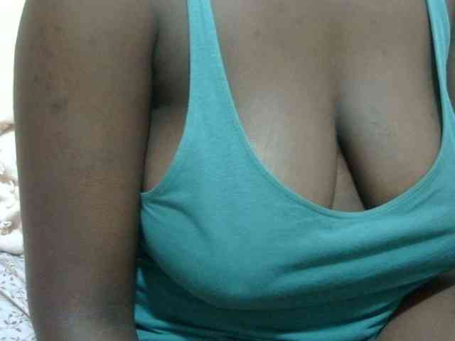 pretty-lioness webcam