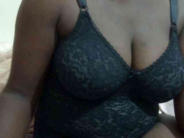 pretty-lioness webcam