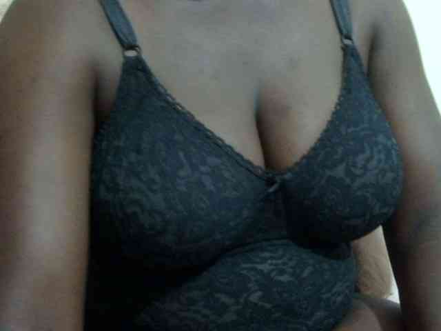 pretty-lioness webcam