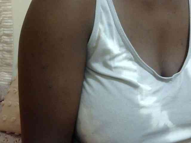 pretty-lioness webcam