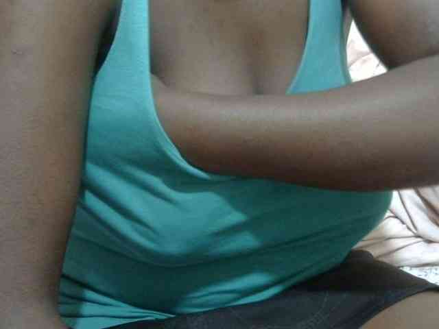 pretty-lioness webcam