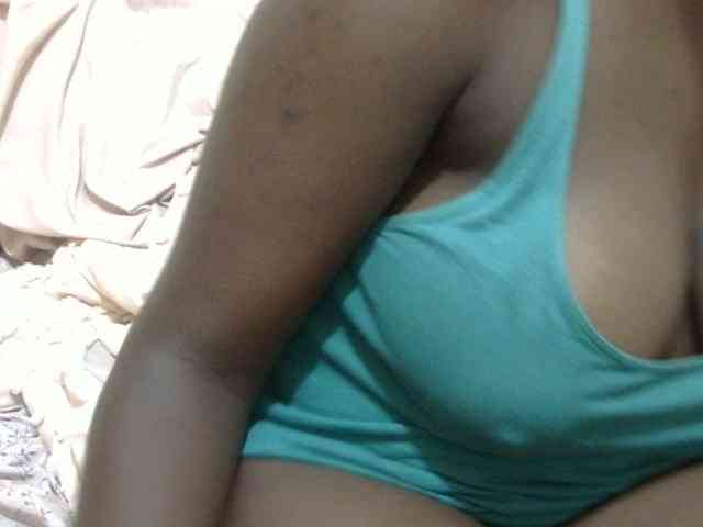 pretty-lioness webcam