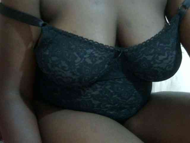 pretty-lioness webcam