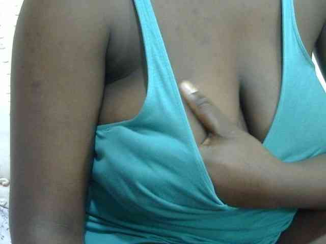 pretty-lioness webcam