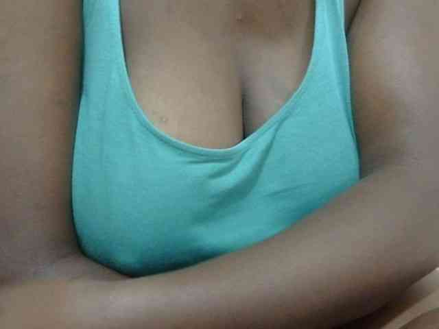 pretty-lioness webcam