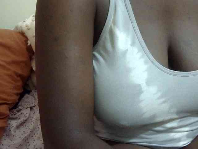 pretty-lioness webcam