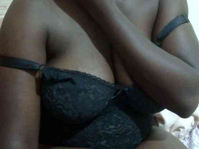 pretty-lioness webcam