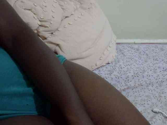 pretty-lioness webcam