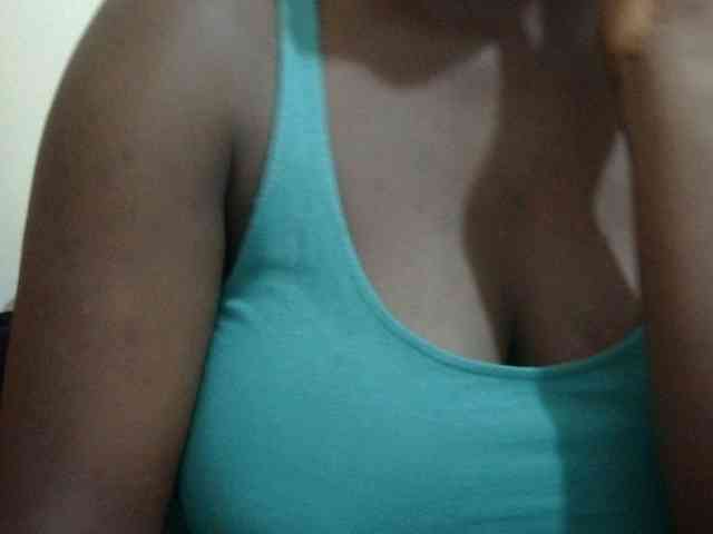 pretty-lioness webcam