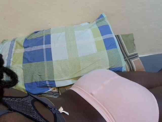 pretty-lioness webcam