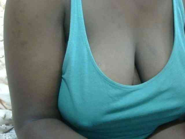 pretty-lioness webcam