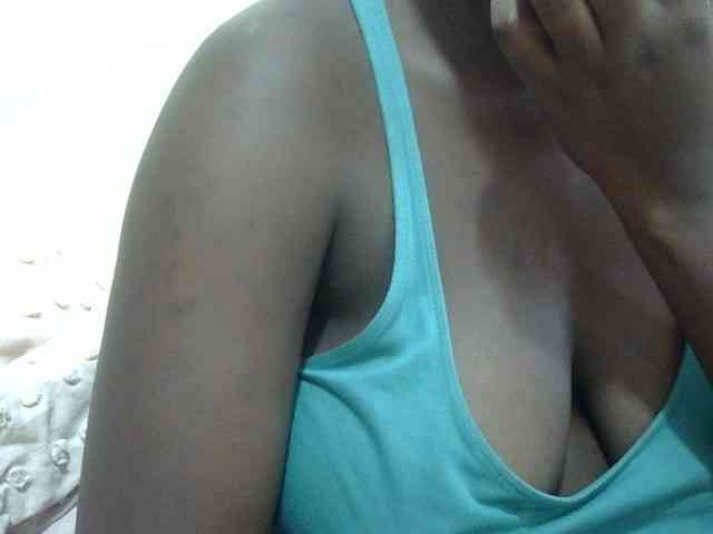 pretty-lioness webcam