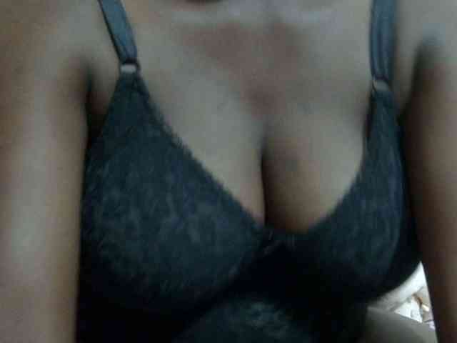 pretty-lioness webcam