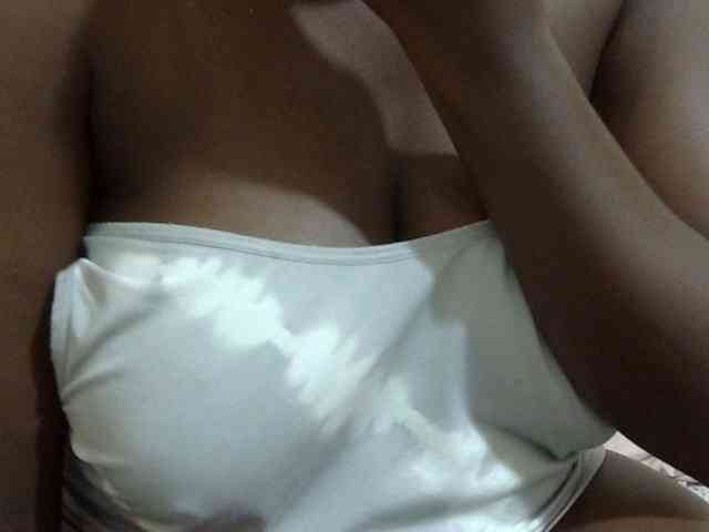 pretty-lioness webcam