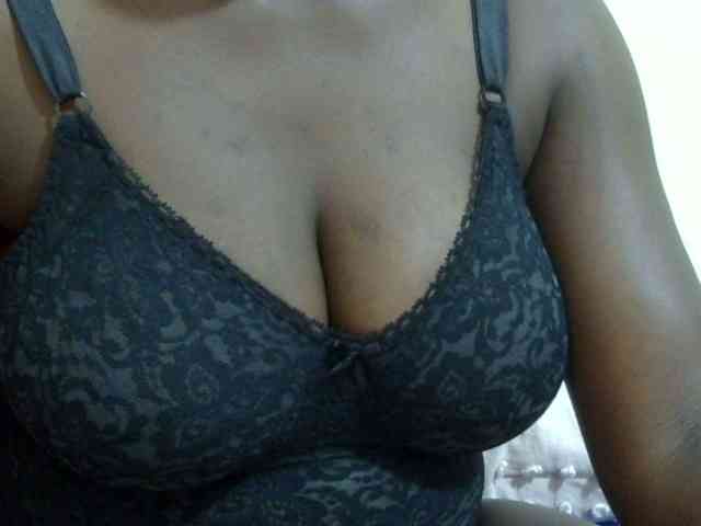 pretty-lioness webcam