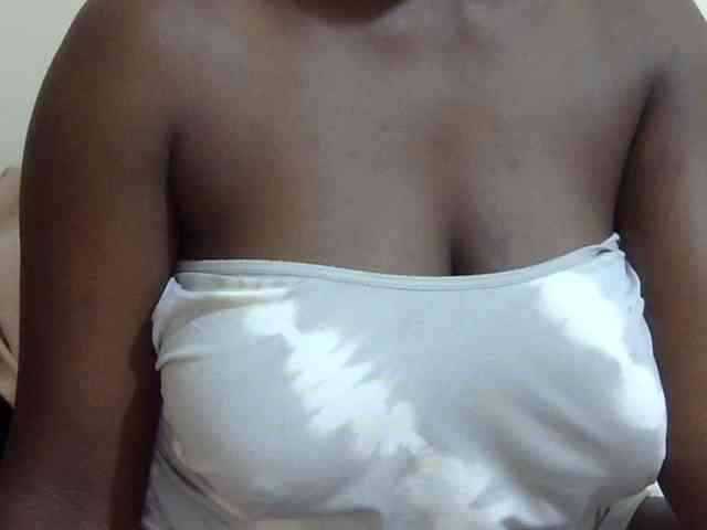 pretty-lioness webcam